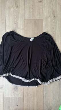 Robin K Heritage Poncho Blouse Size M Black Layered Batwing